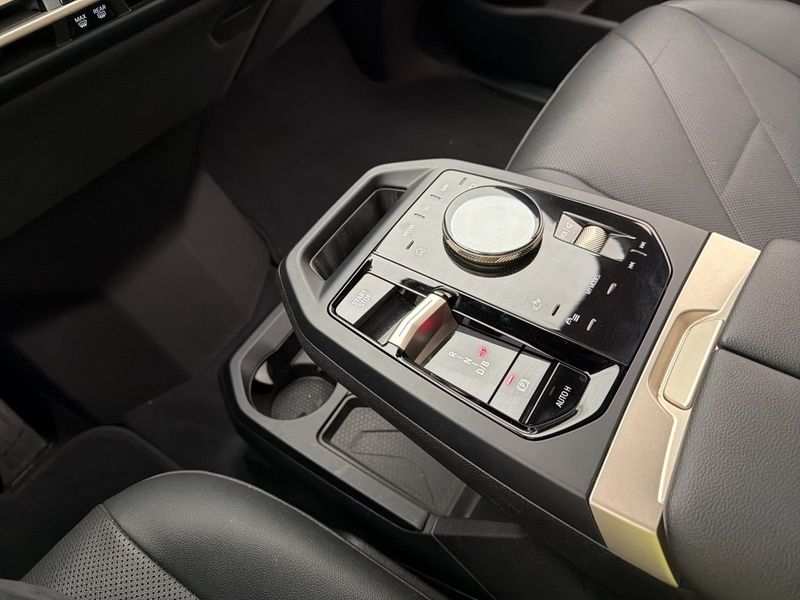 BMW iX bild 33