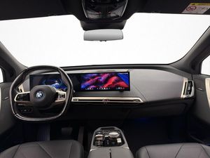 BMW iX bild 13