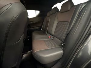 Toyota C-HR bild 12