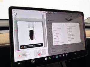 Tesla Model Y bild 24