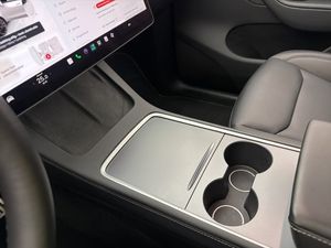 Tesla Model Y bild 25
