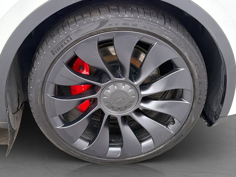 Tesla Model Y bild 33