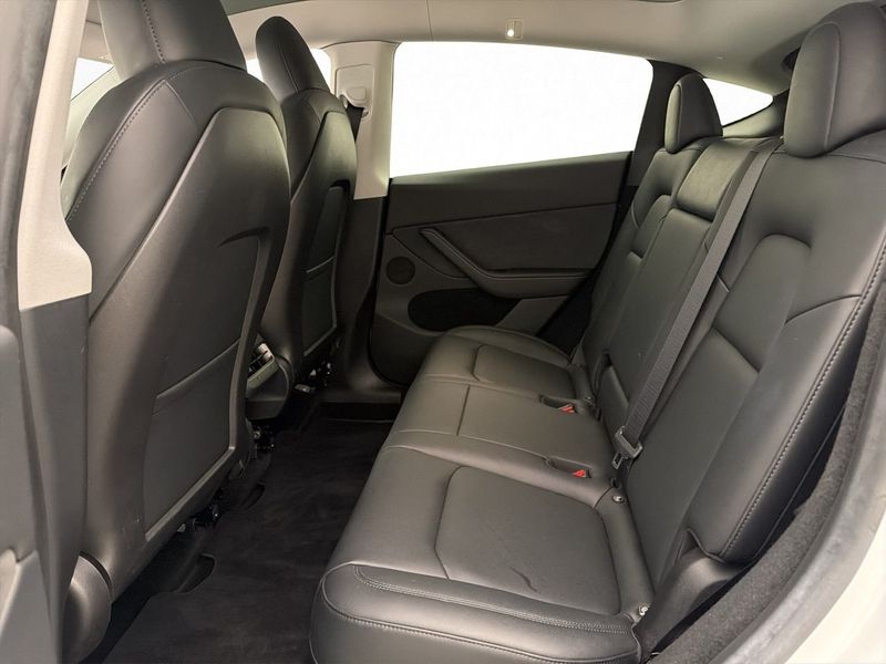 Tesla Model Y bild 26