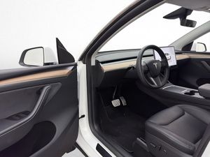 Tesla Model Y bild 12