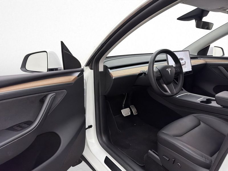 Tesla Model Y bild 12