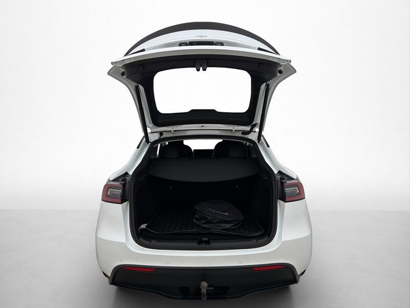 Tesla Model Y bild 27