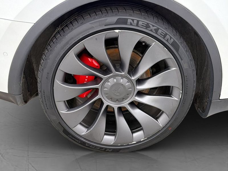 Tesla Model Y bild 32