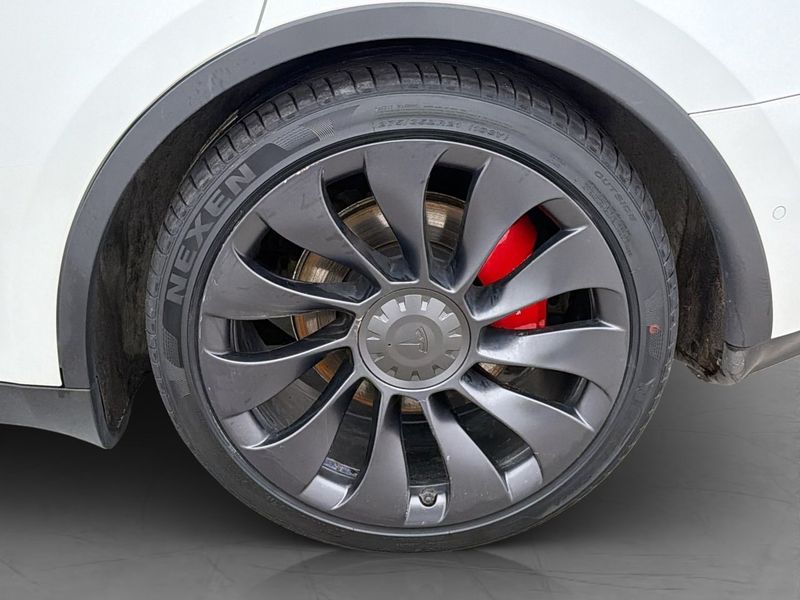 Tesla Model Y bild 31