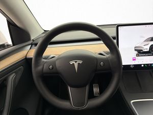 Tesla Model Y bild 15