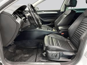 Volkswagen Passat bild 8