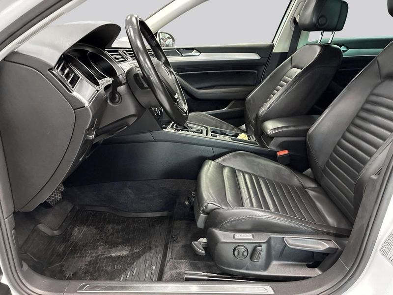 Volkswagen Passat bild 8
