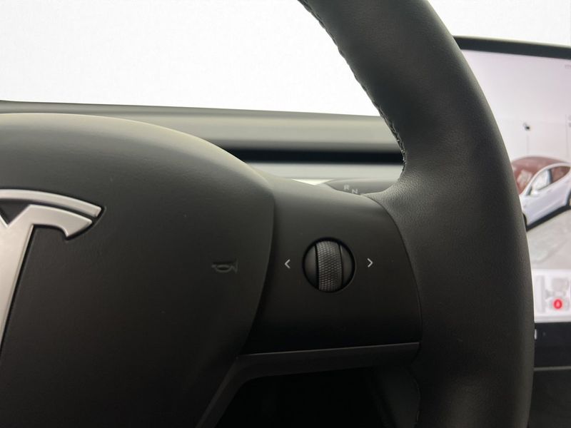 Tesla Model Y bild 25