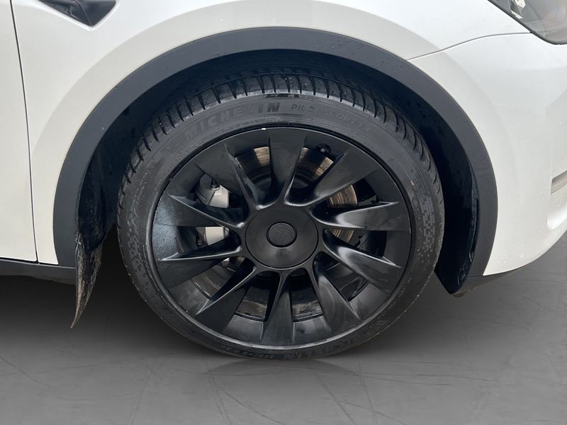 Tesla Model Y bild 31