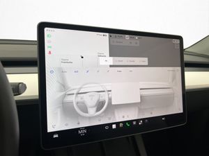 Tesla Model Y bild 21