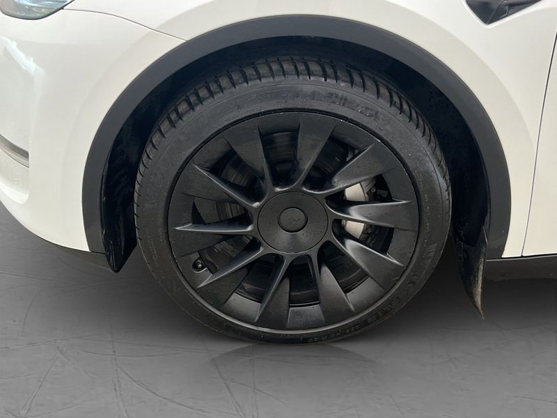 Tesla Model Y bild 28