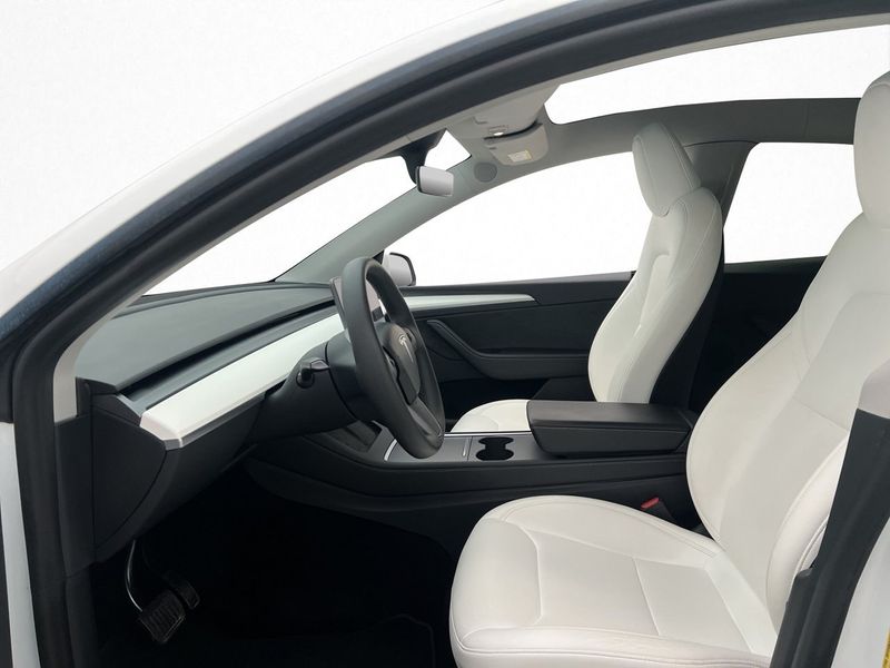 Tesla Model Y bild 11
