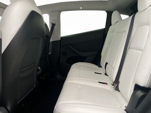 Tesla Model Y bild 27