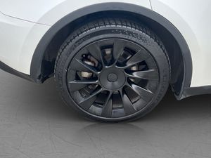 Tesla Model Y bild 30