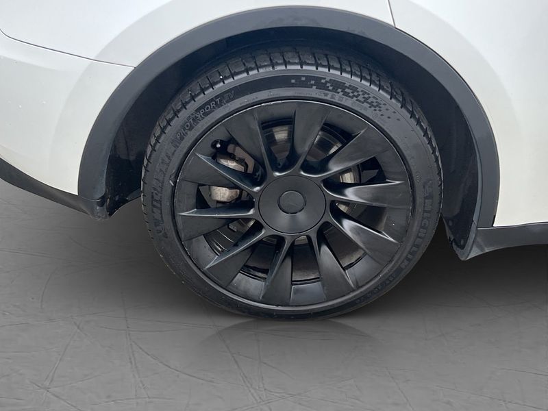 Tesla Model Y bild 30