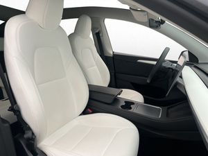Tesla Model Y bild 13