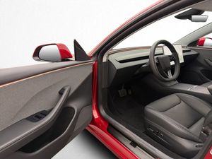 Tesla Model 3 bild 31