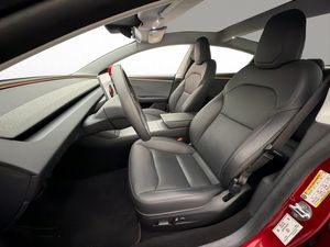 Tesla Model 3 bild 11