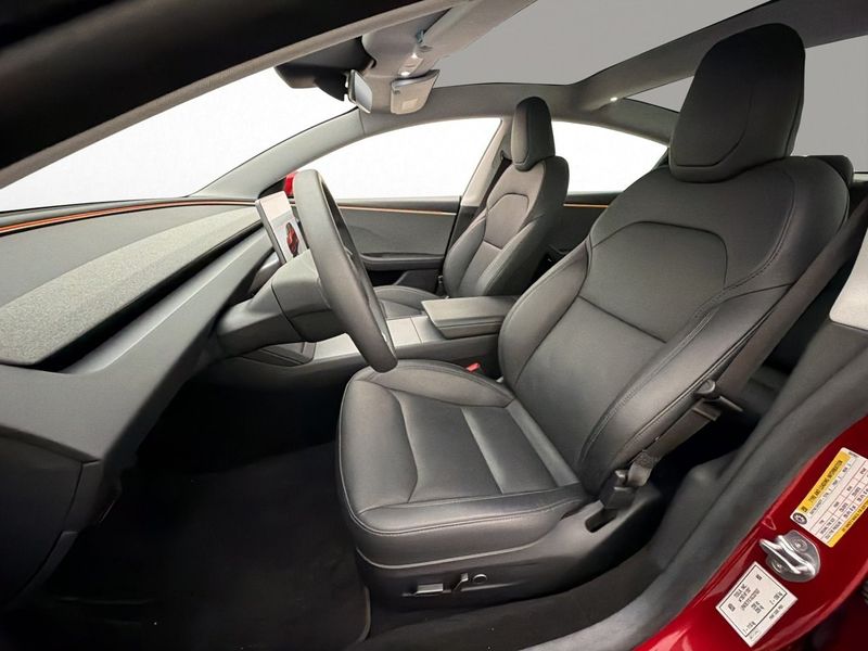 Tesla Model 3 bild 11