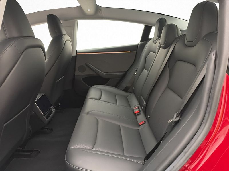 Tesla Model 3 bild 25