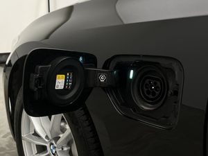 BMW 330 bild 9