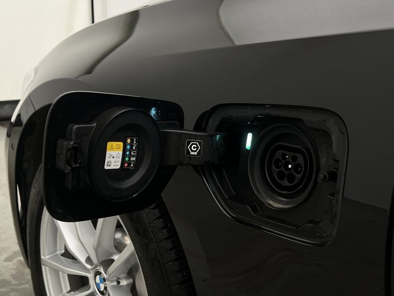 BMW 330 bild 9