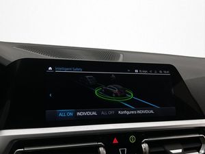 BMW 330 bild 19