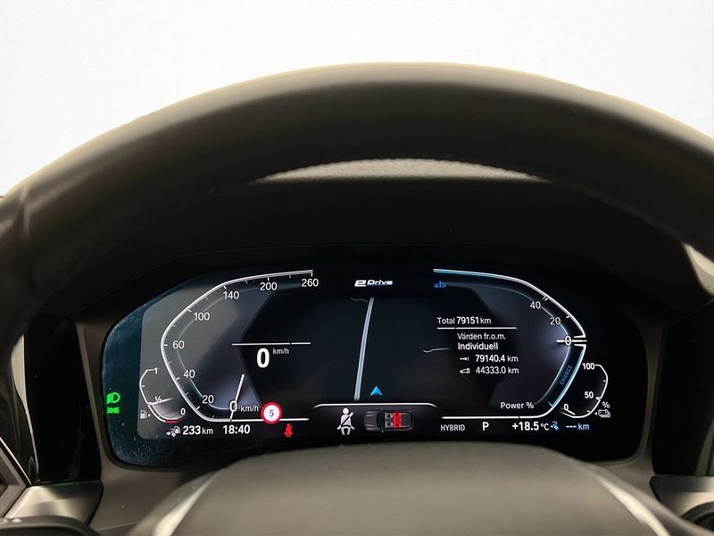 BMW 330 bild 15
