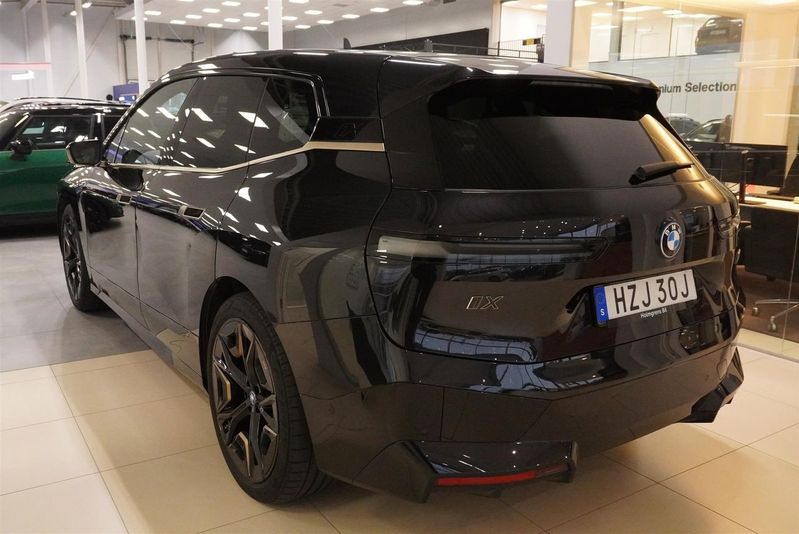 BMW iX bild 7
