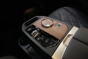 BMW iX bild 13
