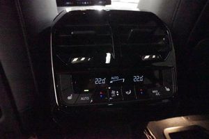 BMW iX bild 14