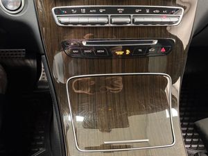 Mercedes GLC220 bild 16