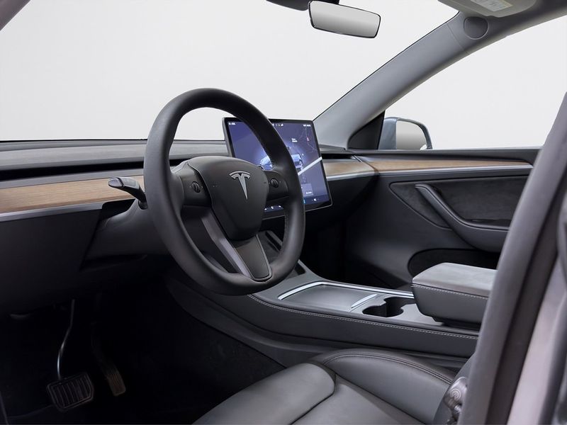Tesla Model Y bild 9