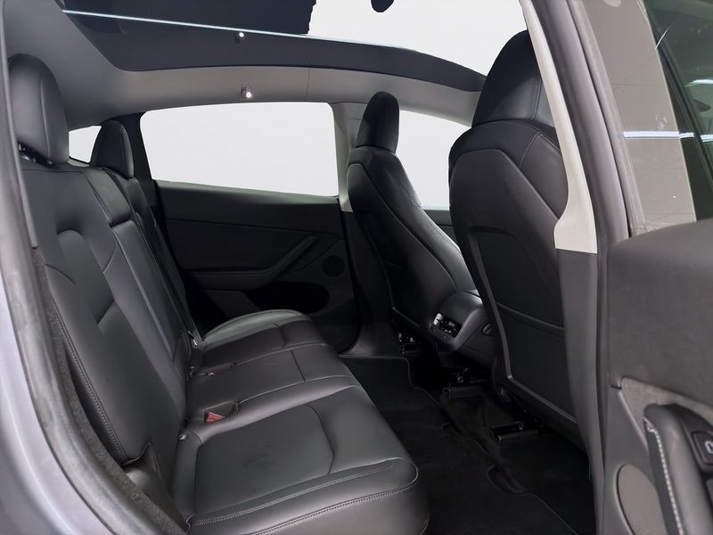 Tesla Model Y bild 10
