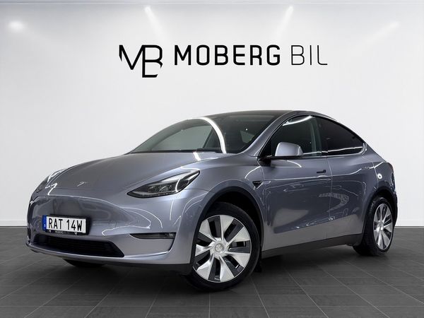 Tesla Model Y Long Range 514hk Pano Läder Drag B-Kamera - 2023