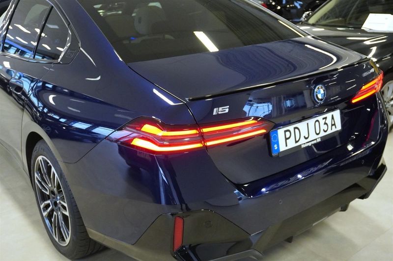 BMW i5 bild 7