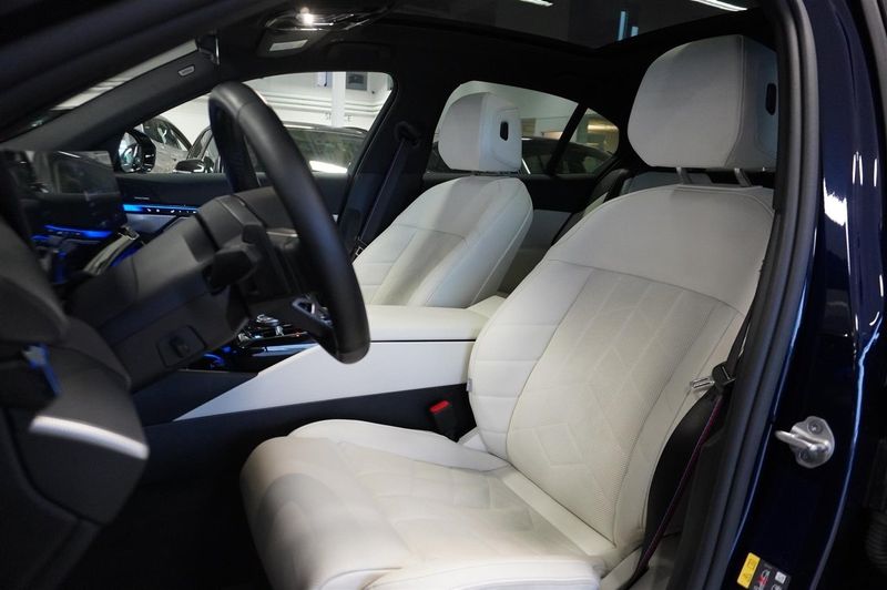 BMW i5 bild 10