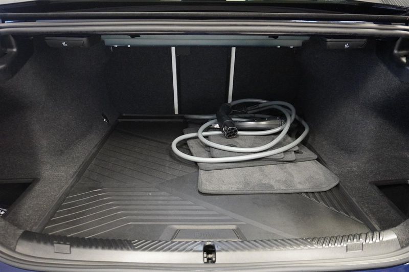 BMW i5 bild 8