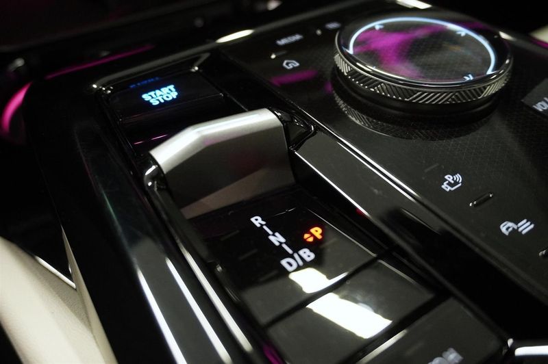 BMW i5 bild 28