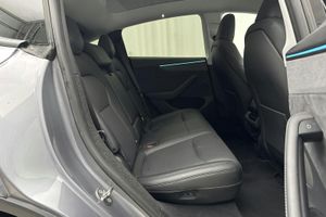 Tesla Model Y bild 8