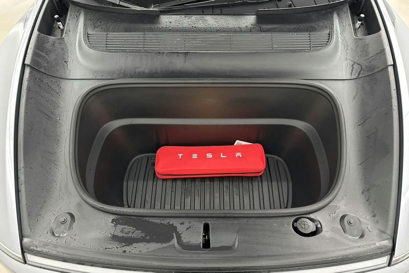 Tesla Model Y bild 9