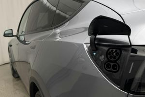 Tesla Model Y bild 24