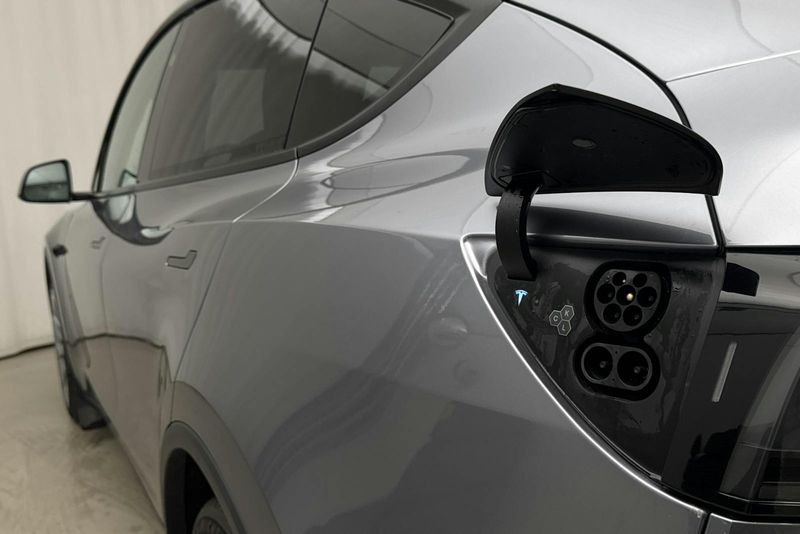 Tesla Model Y bild 24