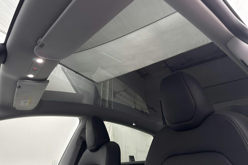 Tesla Model Y bild 21