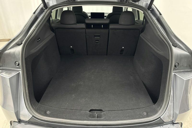 Tesla Model Y bild 10