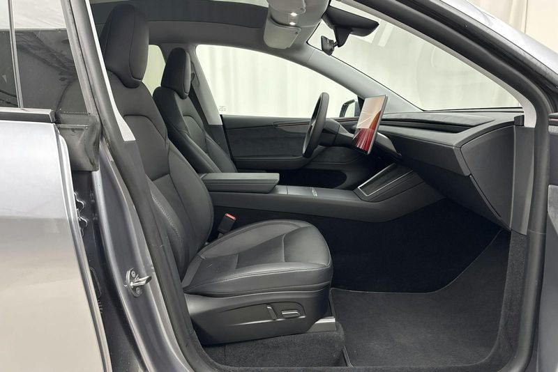 Tesla Model Y bild 7